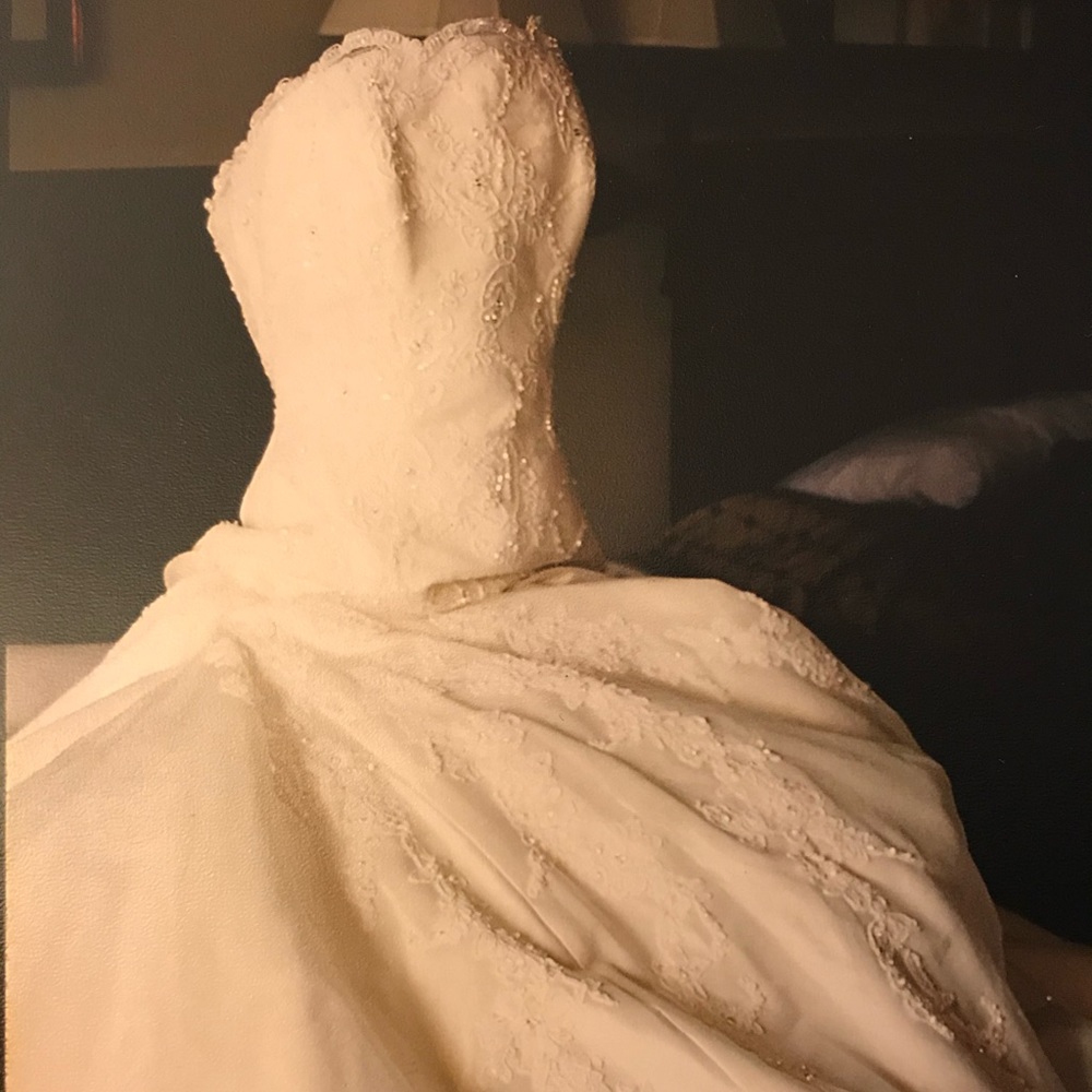 St. Patrick vintage 2007 wedding dress